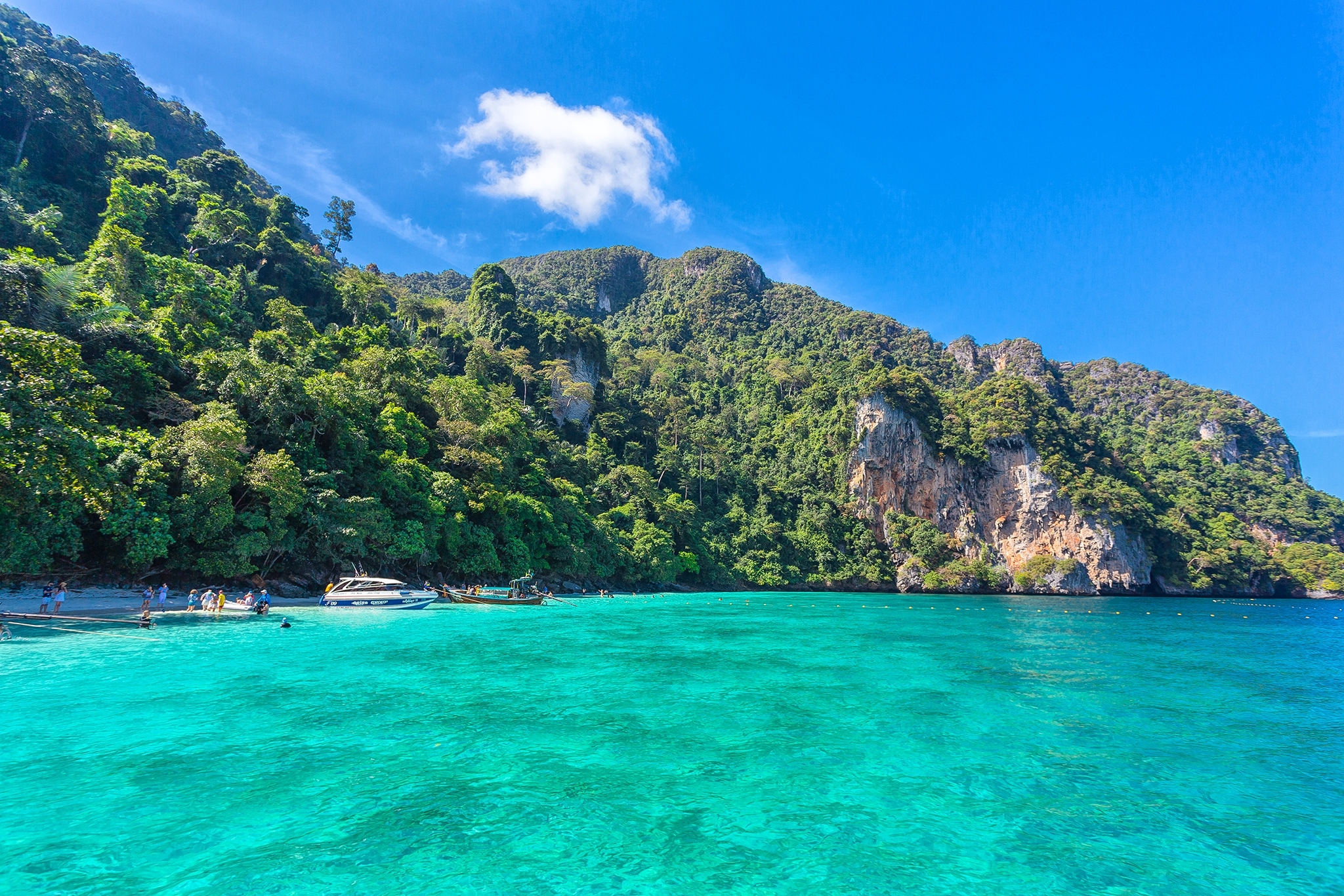 Phi Phi Islands Day Tour with Seaview Lunch3